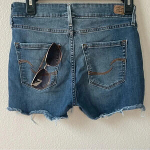 Levi Strauss Signature Jean denim shorts frayed distressed‎ style  size 2- W26